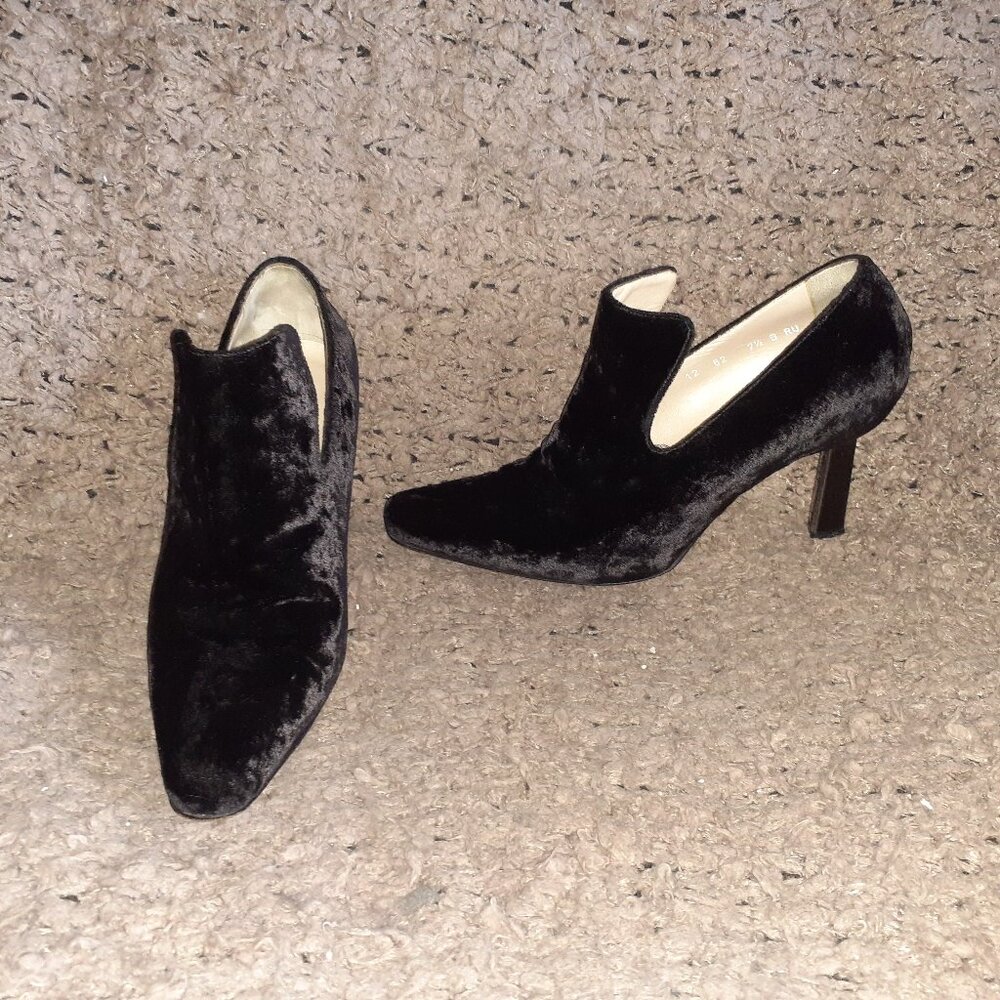 Mondi Black Velvet Pointed-Toe Stiletto Booties